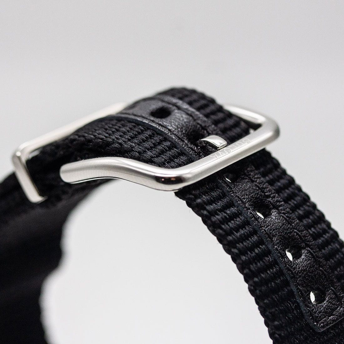 Bulova Bulova Lunar Pilot Chronograph 96A225,  сша мужские часы на браслете тканевый боковой вид