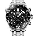 Omega Omega Seamaster Diver 300M 210.30.44.51.01.001 Diver 300m 21030445101001 механические мужские часы  черный циферблат, браслет нержавеющая сталь — вид спереди