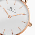 Daniel Wellington Daniel Wellington Petite Durham DW00100228  наручные женские часы фото под углом.